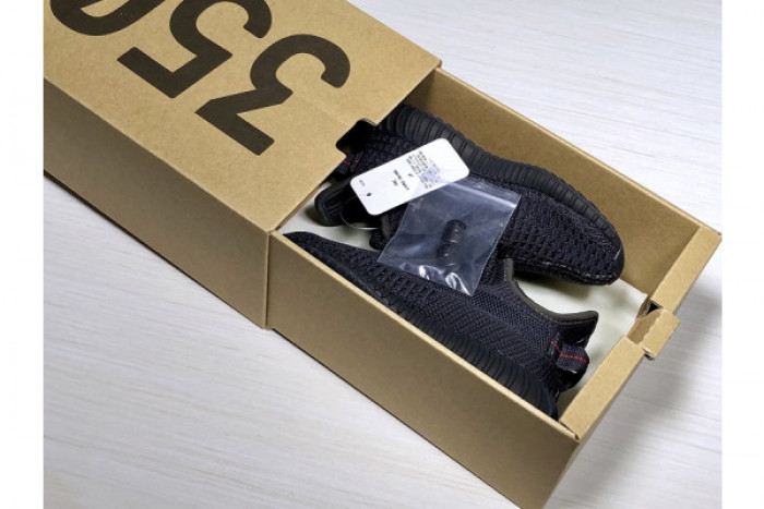 ad*s kids Y**zy boost 350 v2 black (non-reflective) fu9013