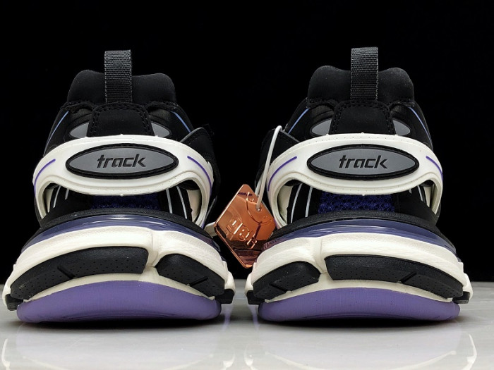 BLCG WMNS TRACK TRAINER