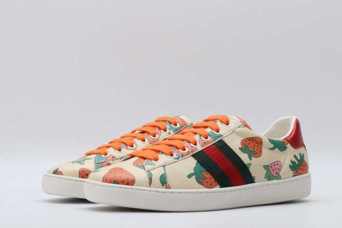 G*u*i low-top sneaker