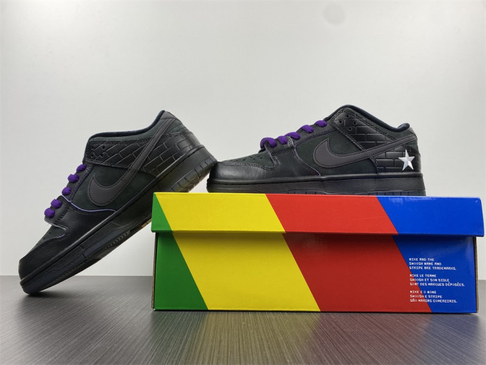 Familia x Nike SB Dunk Low “First Avenue” DJ1159-001