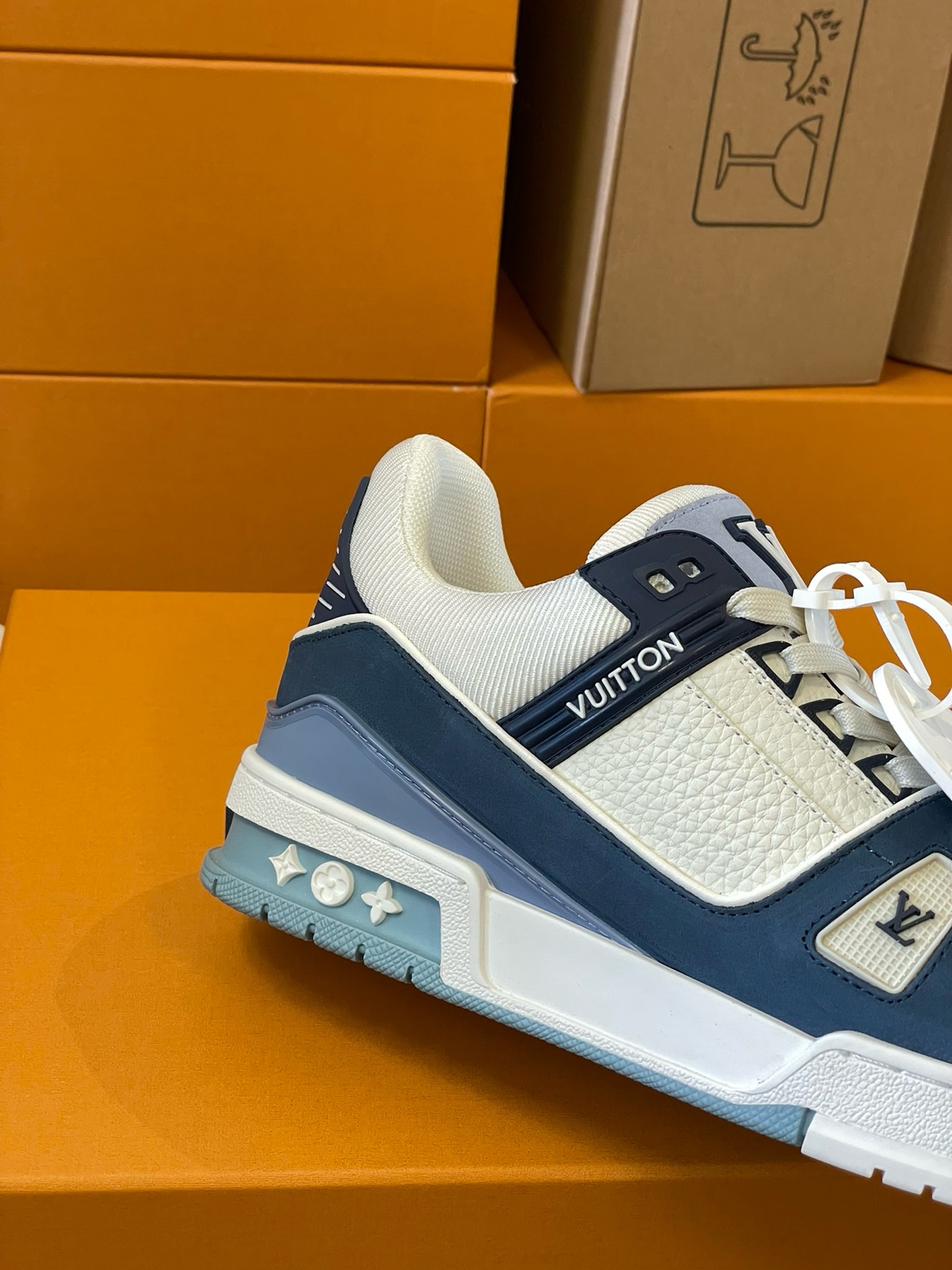 Loui Vuitto TRAINER SNEAKER