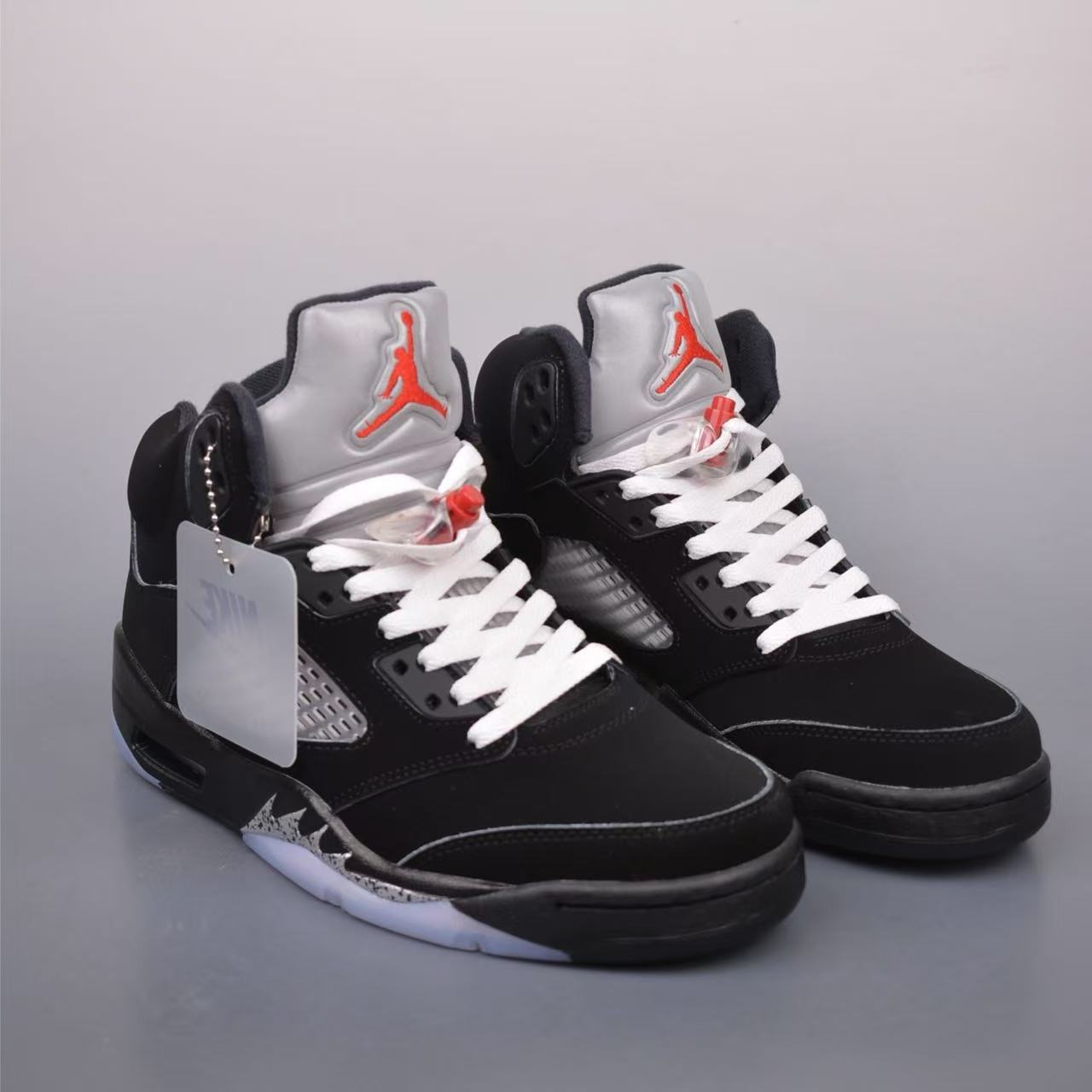 AIR JORDAN 5 BLACK METALLIC (2016) 845035-003